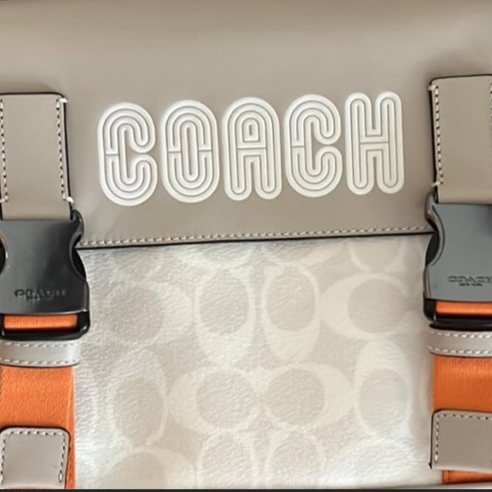 Coach Track Messenger In Colorblock Signature Canvas NWOT - Picture 2 of 7